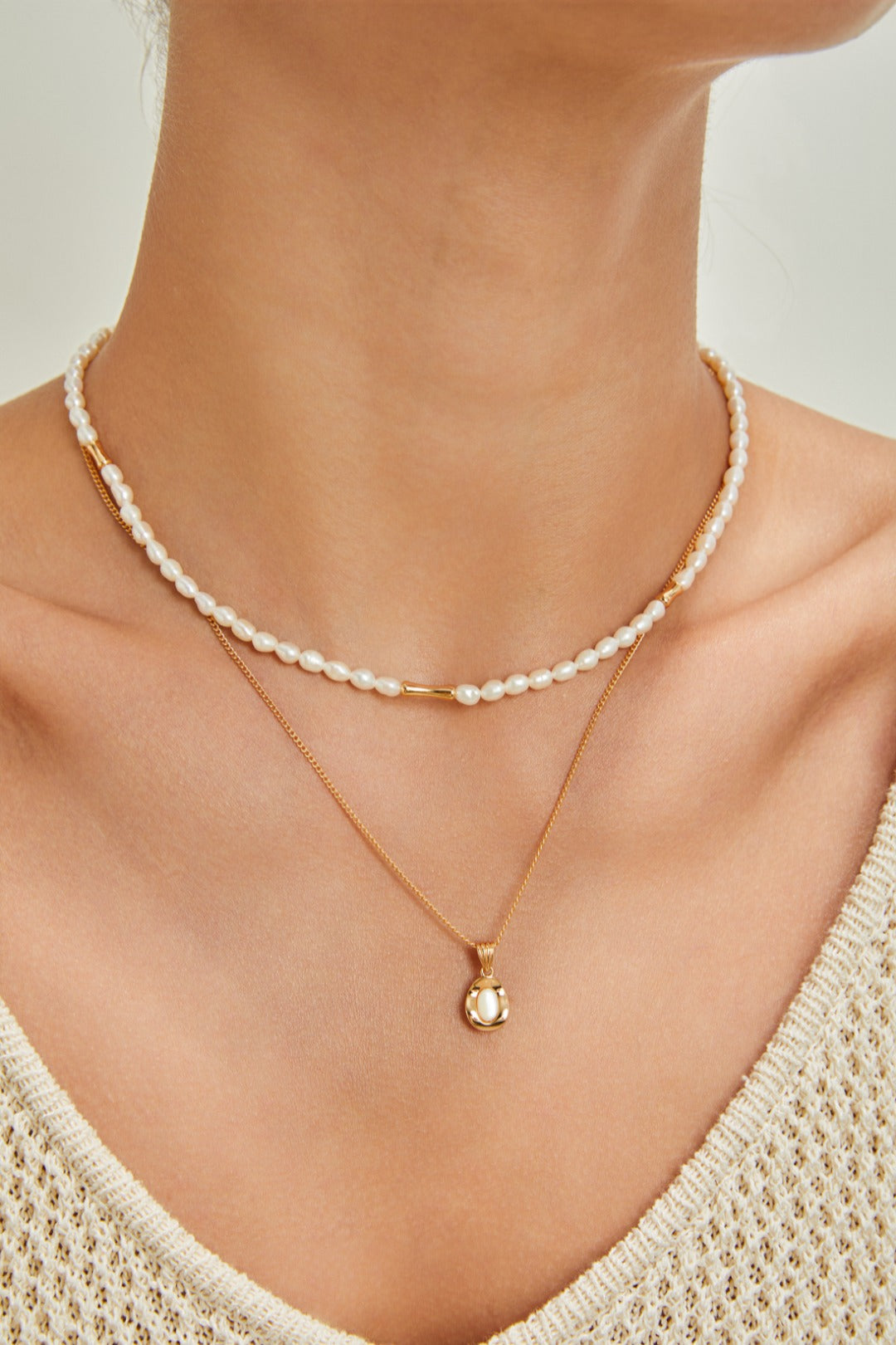 Silver White Shell Oval Necklace