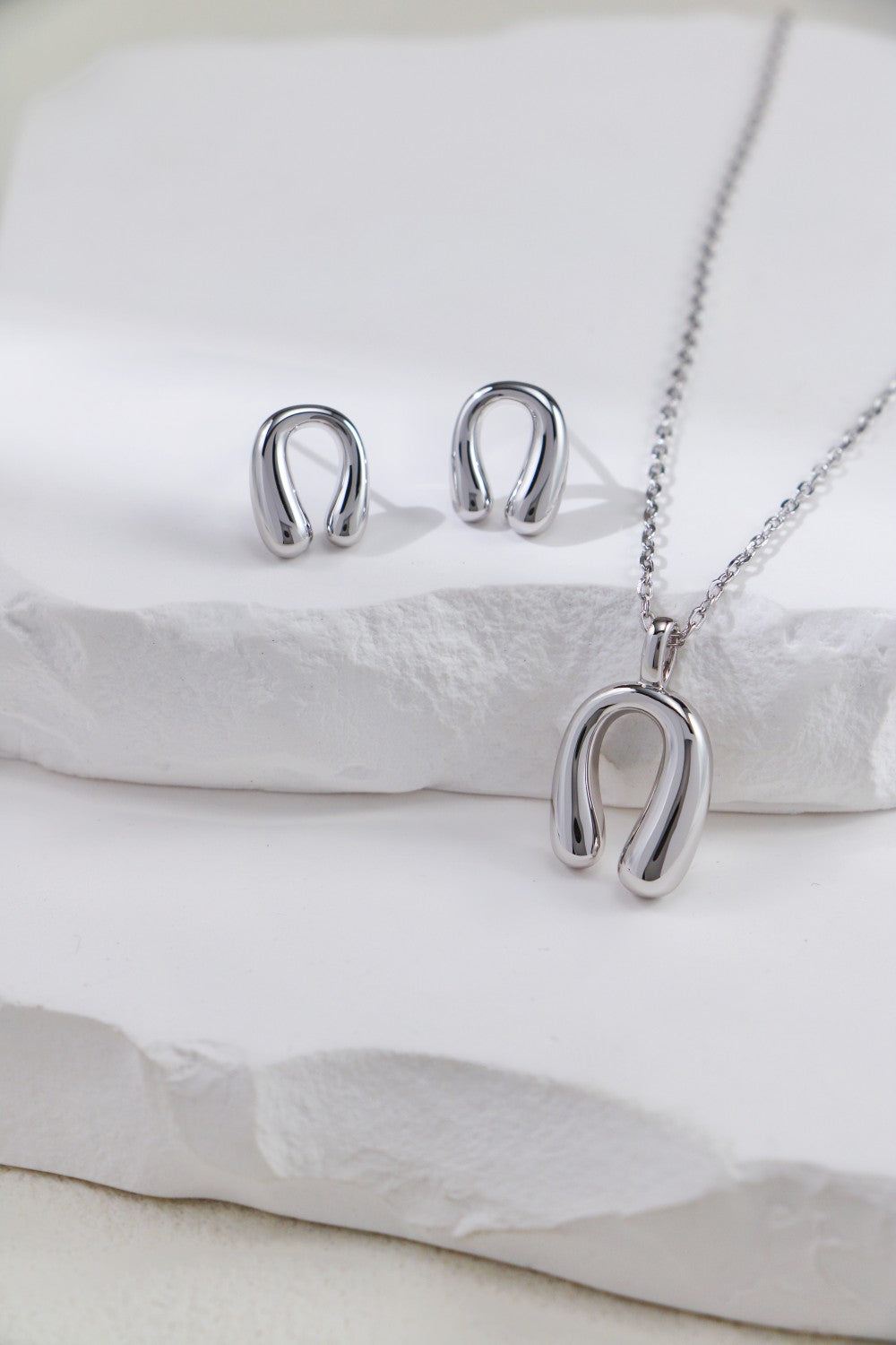 Silver Fortune Bend Necklace